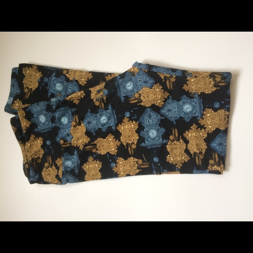 Lularoe OS legging black clocks